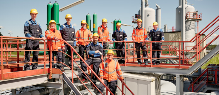 Ontras-Sayda-Gruppenbild-72469-1 | Industriefotograf Leipzig – Mitarbeiter Gruppenbild im Unternehmen