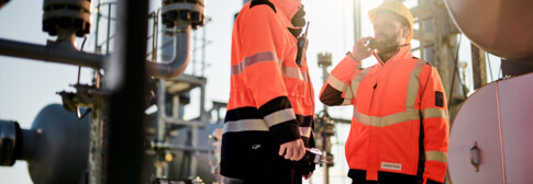 Ontras-Sayda-7193 | Unternehmensfotografie Leipzig | Teamarbeit in Industrieumgebung