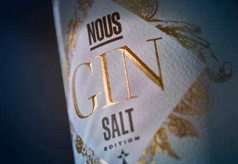 Produktfotografie-Nous-Gin-Detail-Flasche-165105 | Industriefotografie Detailaufnahme – Industriefotograf Leipzig