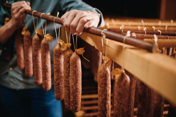Portraitsfotografie-Hohenhaus-Fleischerei-014282 | Industriefotograf Leipzig – Industrie-Portraitfotografie Mittelstand