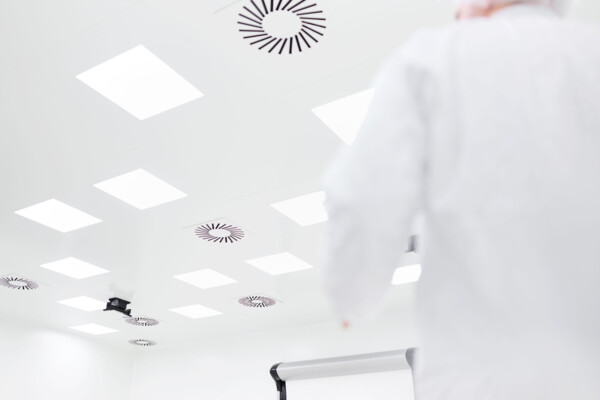 MCRT-Bucher-Reinraum-40414_HighRes | Werbefotograf-Leipzig