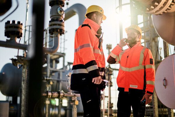 Ontras-Sayda-7193 | Unternehmensfotografie Leipzig | Teamarbeit in Industrieumgebung