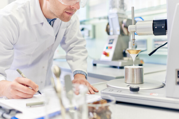 Addinol-Labor-Fette-Industriefotografie-99911_RGB | Industriefotografie Leipzig