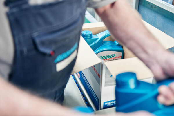 Addinol-Abfuellung-5l-99468_RGB | Industriefotografie Leipzig