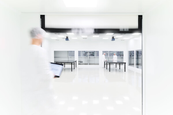 MCRT-Bucher-Reinraum-40776_HighRes | Werbefotograf-Leipzig