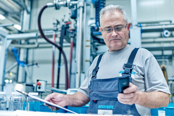 Addinol-Abfuellung-5l-Industriefotografie-99270_RGB | Industriefotografie Leipzig