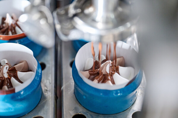 Industriefotograf-Leipzig-Eiswerk-Waffelhörnchen-136116_HighRes | Industriefotografie Detailaufnahme – Industriefotograf Leipzig